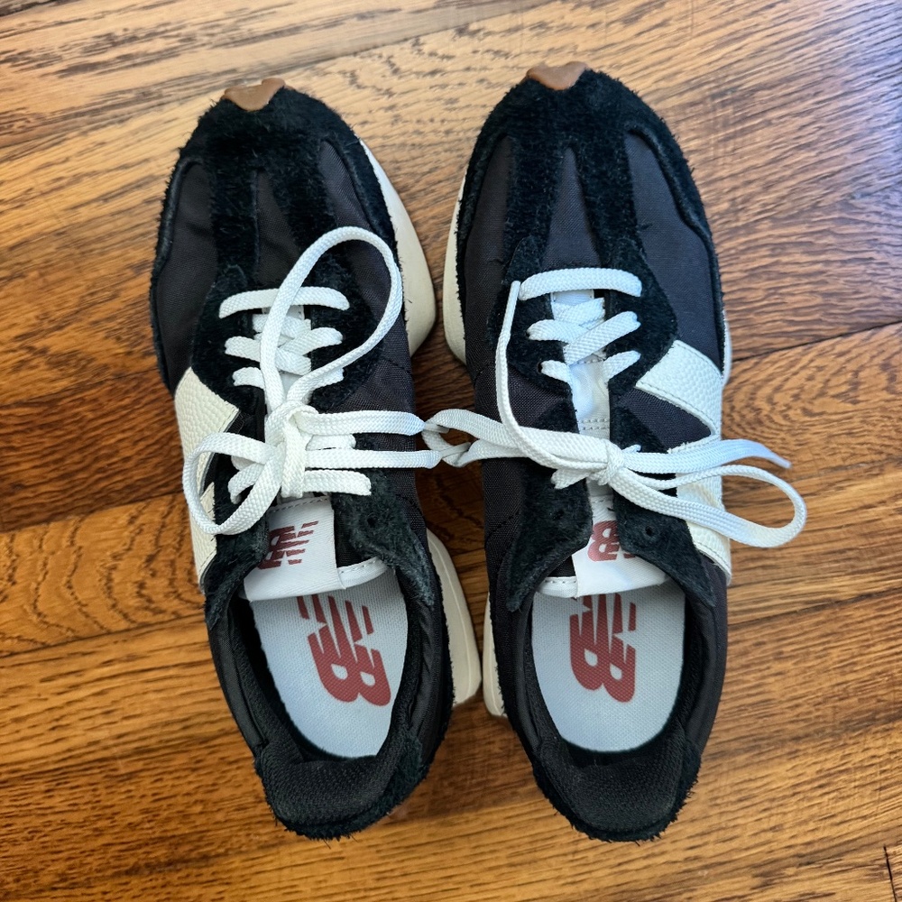 New Balance Classics 327 Women's - Size 7